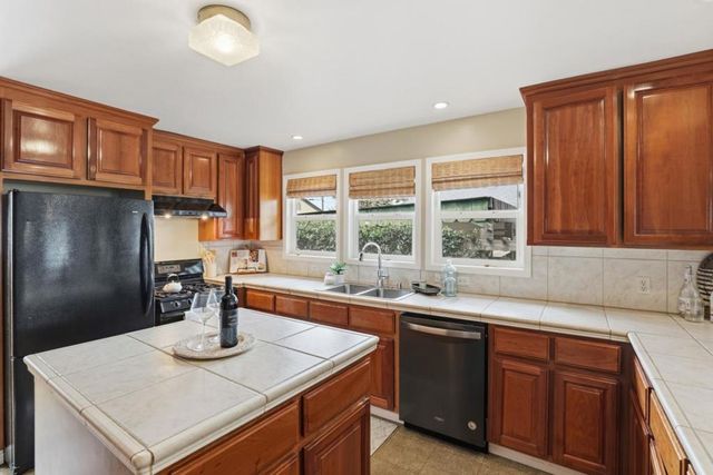 1218 Sally Street, Hollister, CA 95023