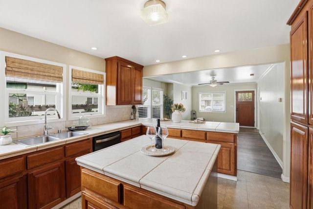 1218 Sally Street, Hollister, CA 95023