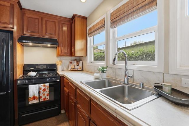 1218 Sally Street, Hollister, CA 95023