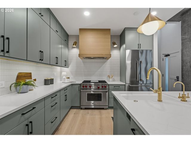 922 Nw 11TH Ave 106, Portland, OR 97209