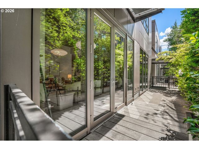 922 Nw 11TH Ave 106, Portland, OR 97209