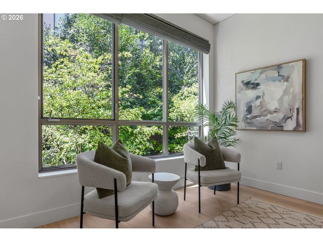 922 Nw 11TH Ave 106, Portland, OR 97209