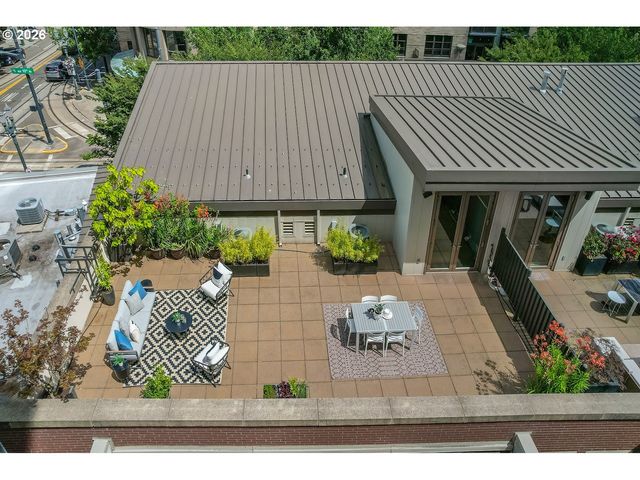 922 Nw 11TH Ave 106, Portland, OR 97209