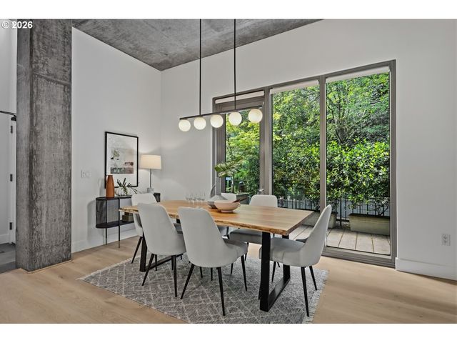 922 Nw 11TH Ave 106, Portland, OR 97209
