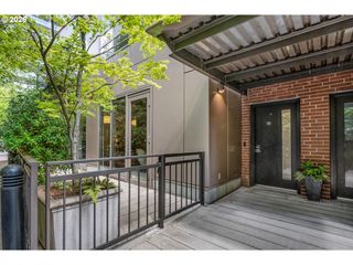 922 Nw 11TH Ave 106, Portland, OR 97209