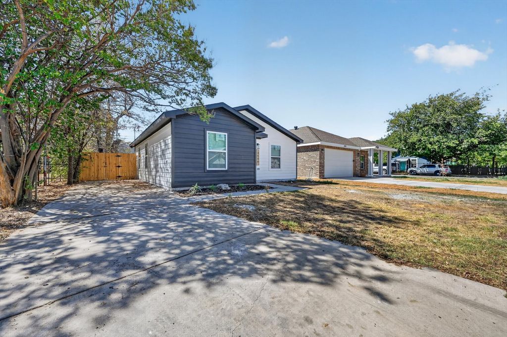 3504 Strong Avenue, Fort Worth, TX 76105 — photo 3