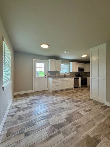 747 Austin Avenue, Decatur, AR 72722
