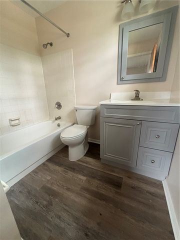 4527 Wilmington Pike 4, Kettering, OH 45440