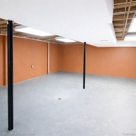 32600 Haggerty Drive, Roseville, MI 48066