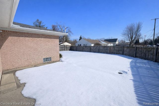 32600 Haggerty Drive, Roseville, MI 48066