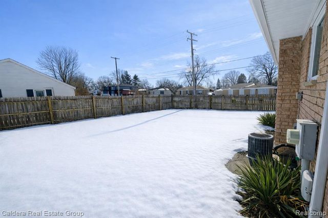 32600 Haggerty Drive, Roseville, MI 48066