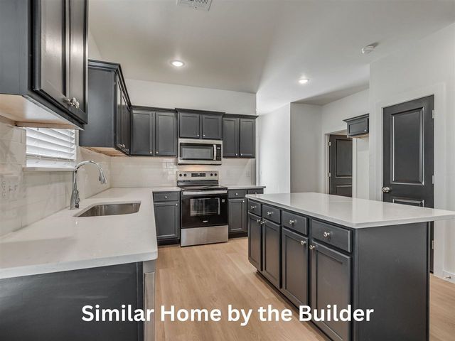 2712 SW I Ave, Lawton, OK 73505