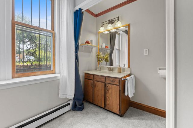 703 Laurel Avenue 1W, Saint Paul, MN 55104