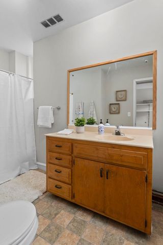703 Laurel Avenue 1W, Saint Paul, MN 55104
