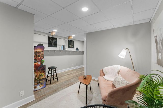 703 Laurel Avenue 1W, Saint Paul, MN 55104