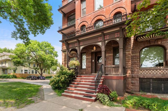 703 Laurel Avenue 1W, Saint Paul, MN 55104