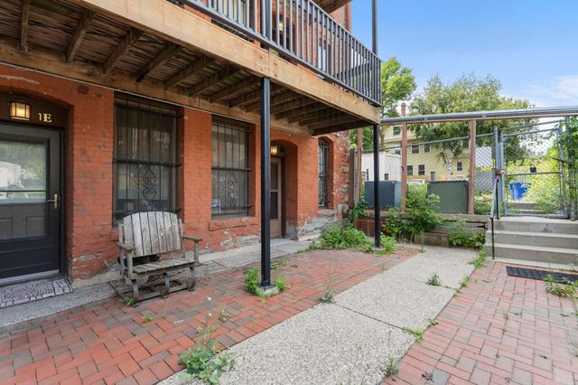 703 Laurel Avenue 1W, Saint Paul, MN 55104