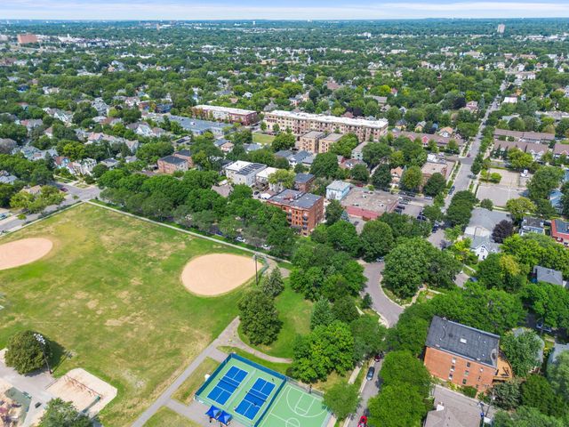 703 Laurel Avenue 1W, Saint Paul, MN 55104