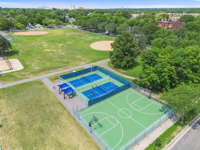 703 Laurel Avenue 1W, Saint Paul, MN 55104