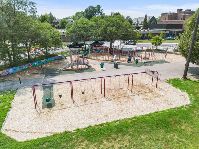 703 Laurel Avenue 1W, Saint Paul, MN 55104