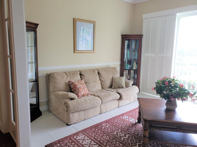 37 Harbour Isle Drive E 203, Fort Pierce, FL 34949