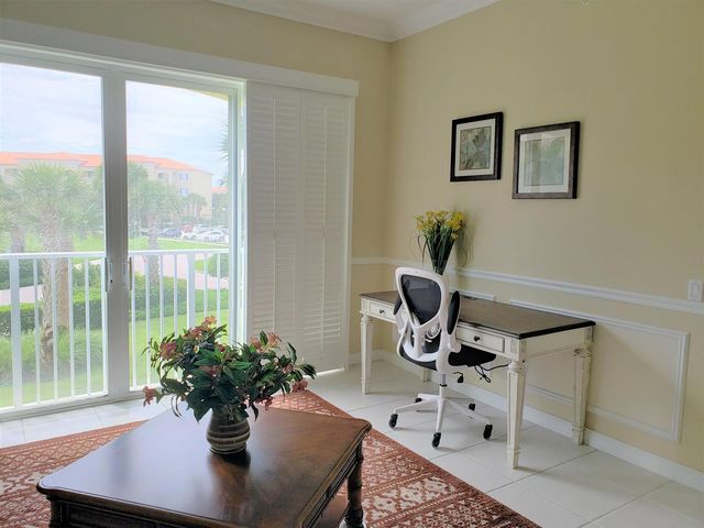 37 Harbour Isle Drive E 203, Fort Pierce, FL 34949