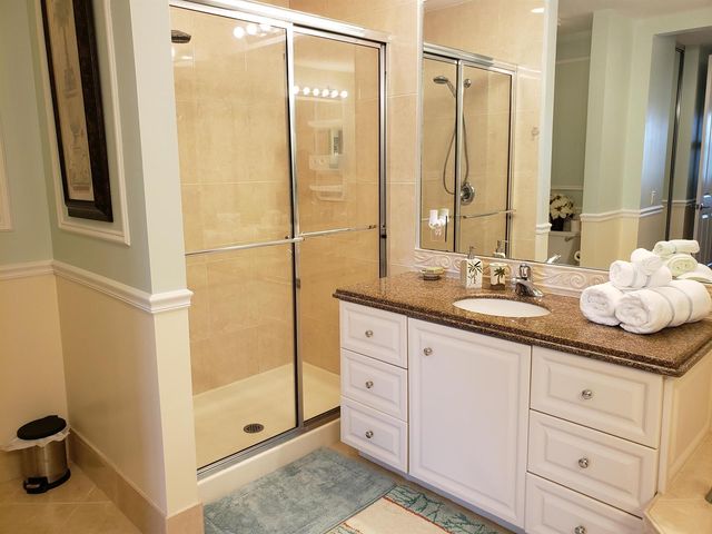 37 Harbour Isle Drive E 203, Fort Pierce, FL 34949