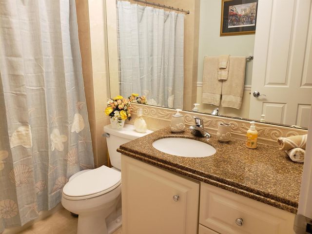 37 Harbour Isle Drive E 203, Fort Pierce, FL 34949