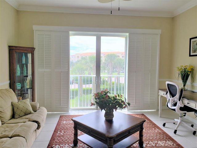 37 Harbour Isle Drive E 203, Fort Pierce, FL 34949