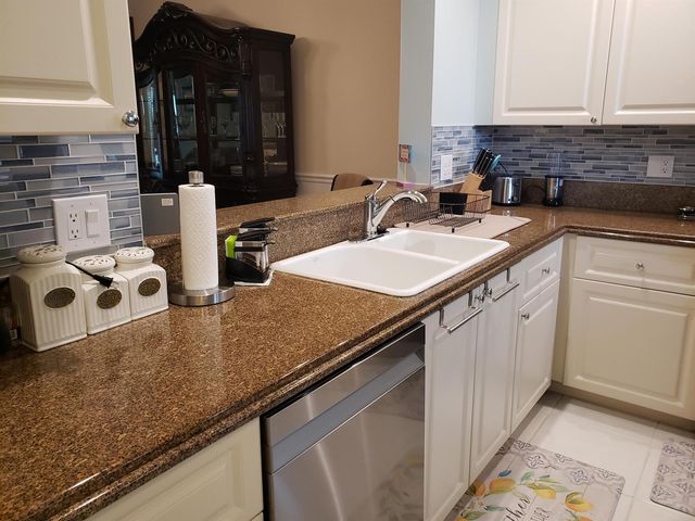 37 Harbour Isle Drive E 203, Fort Pierce, FL 34949