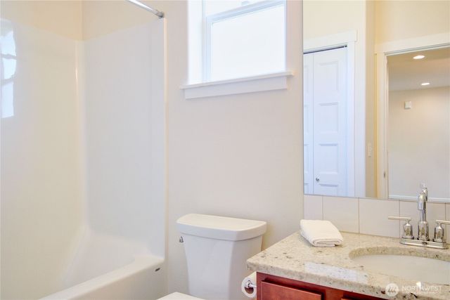 12779 Frazier Heights Loop, Burlington, WA 98233