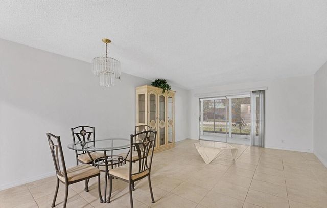 10821 N Military Trail Apt 19, Palm Beach Gardens, FL 33410