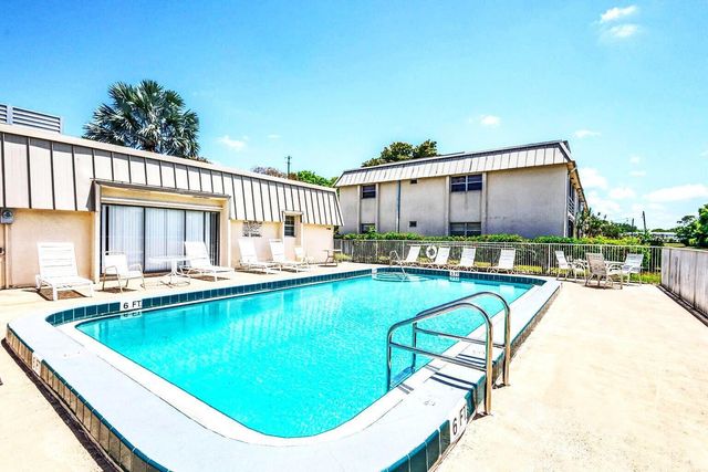10821 N Military Trail Apt 19, Palm Beach Gardens, FL 33410