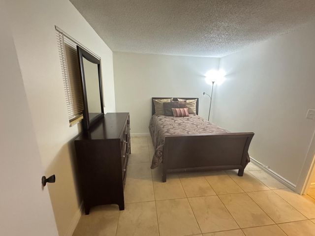 10821 N Military Trail Apt 19, Palm Beach Gardens, FL 33410