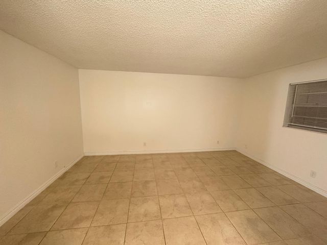 10821 N Military Trail Apt 19, Palm Beach Gardens, FL 33410
