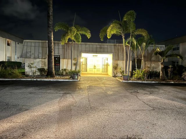 10821 N Military Trail Apt 19, Palm Beach Gardens, FL 33410