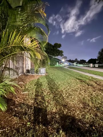 10821 N Military Trail Apt 19, Palm Beach Gardens, FL 33410
