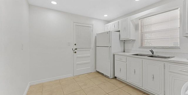 10821 N Military Trail Apt 19, Palm Beach Gardens, FL 33410
