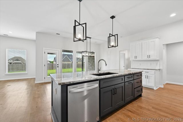 13702 S 21st Street East, Bixby, OK 74008