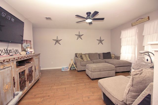 12609 Carpenter Lane, Rhome, TX 76078