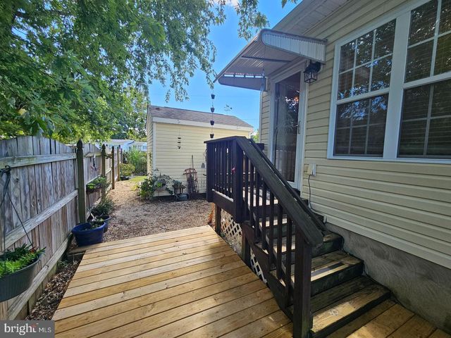 30 BANCROFT AVE, Colonial Beach, VA 22443