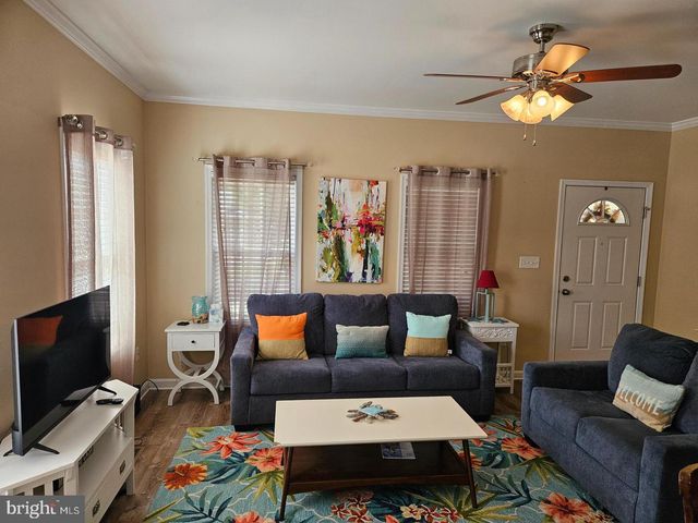 30 BANCROFT AVE, Colonial Beach, VA 22443