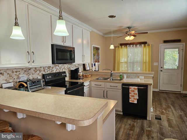 30 BANCROFT AVE, Colonial Beach, VA 22443