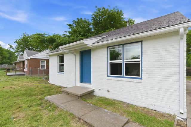 2825 E Stadium Dr, Wichita, KS 67214