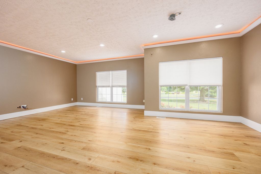 Image 18 of property listing at 14205 N McRaven Lane, Mt Vernon, IL 62864