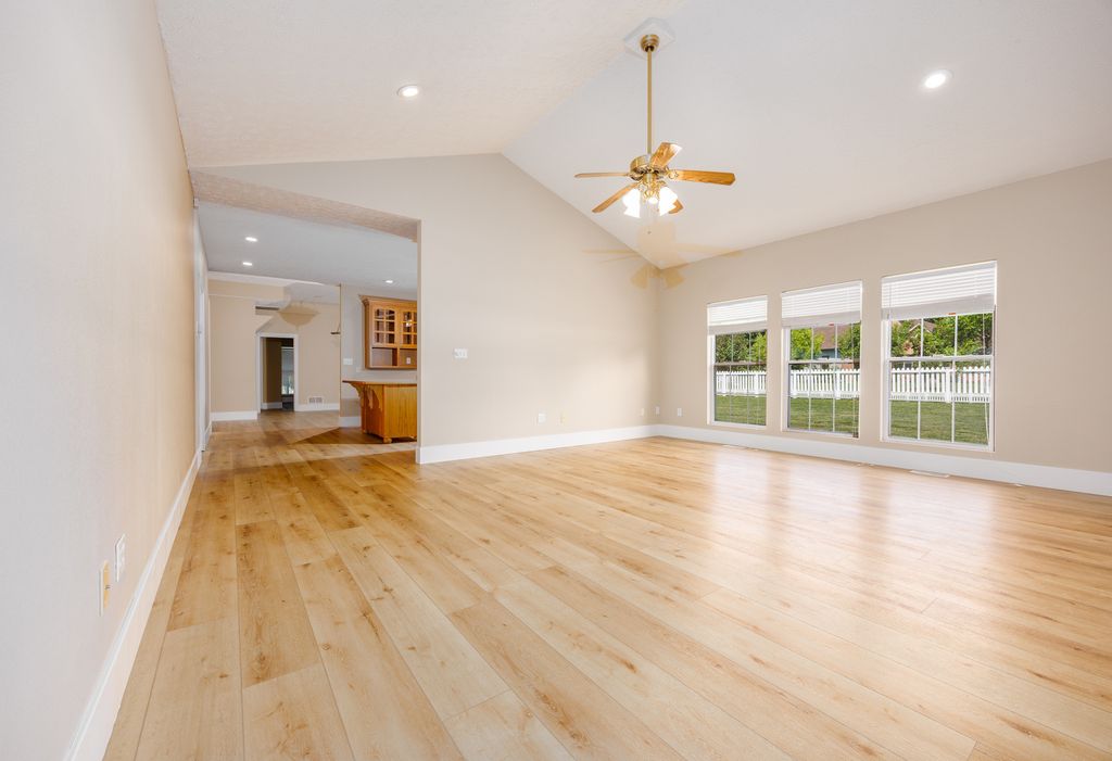 Image 23 of property listing at 14205 N McRaven Lane, Mt Vernon, IL 62864