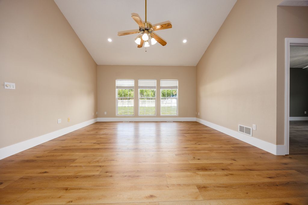 Image 24 of property listing at 14205 N McRaven Lane, Mt Vernon, IL 62864