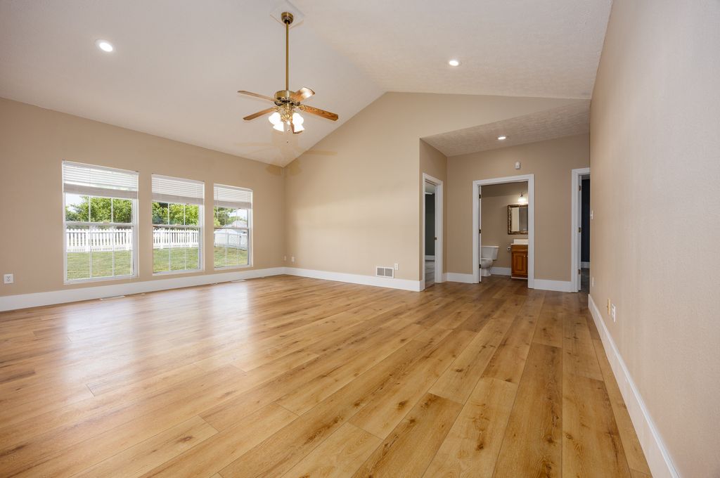 Image 26 of property listing at 14205 N McRaven Lane, Mt Vernon, IL 62864