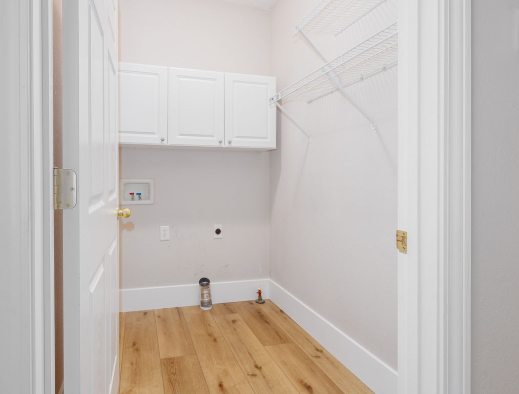 Image 27 of property listing at 14205 N McRaven Lane, Mt Vernon, IL 62864