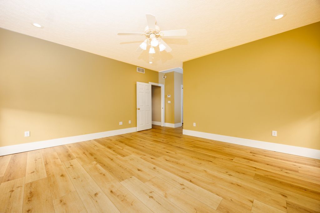 Image 29 of property listing at 14205 N McRaven Lane, Mt Vernon, IL 62864